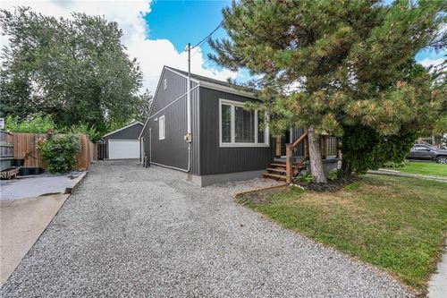 1 Waverley Rd, Saint Catharines, ON, L2M5T5 | Card Image