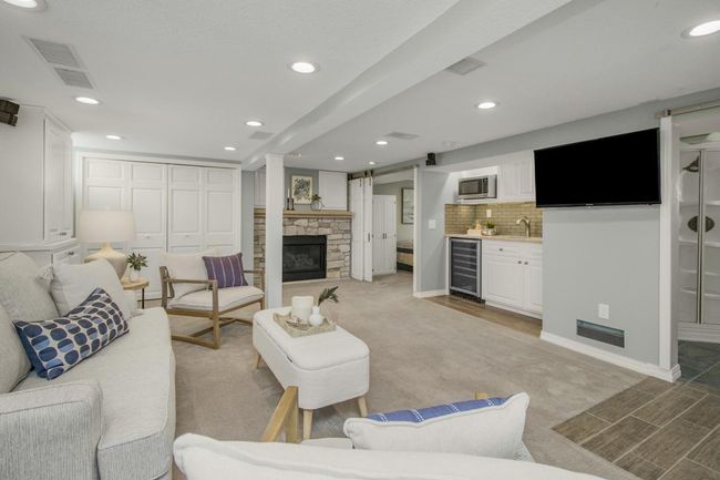 Lower level family room | Image 28