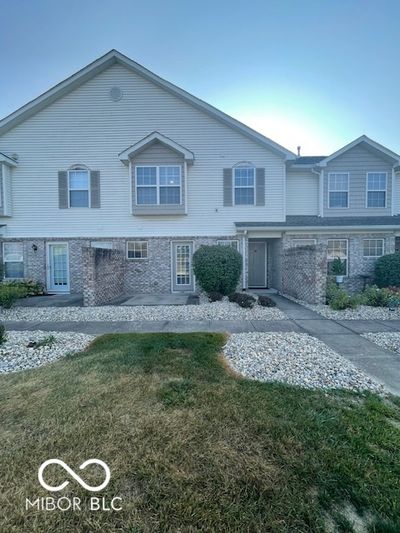 703 Blackthorne Trail, Condo with 2 bedrooms, 2 bathrooms and null parking in Plainfield IN | Image 3