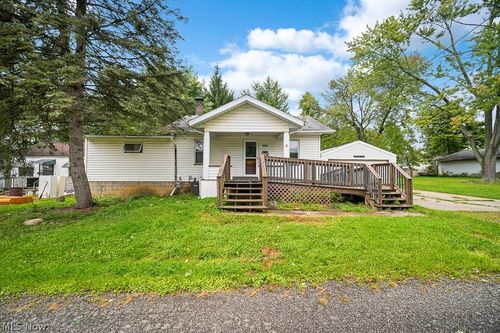 669 Scott Pl Nw, Massillon, OH, 44647-5269 | Card Image