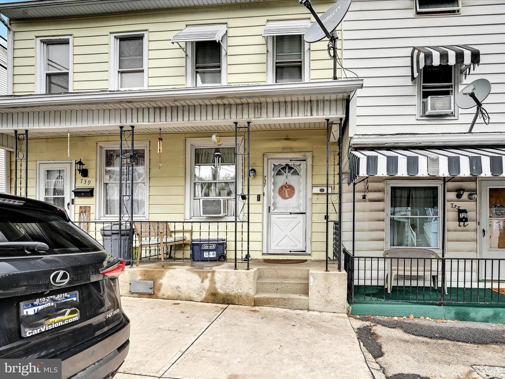 Walnut St, Ashland, PA 17921