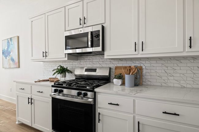 172 W 17 Th St, Townhouse with 3 bedrooms, 3 bathrooms and null parking in Mount Pleasant TX | Image 12