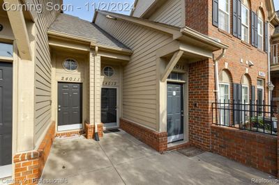 24013 Vance Avenue, Condo with 2 bedrooms, 2 bathrooms and null parking in Hazel Park MI | Image 2