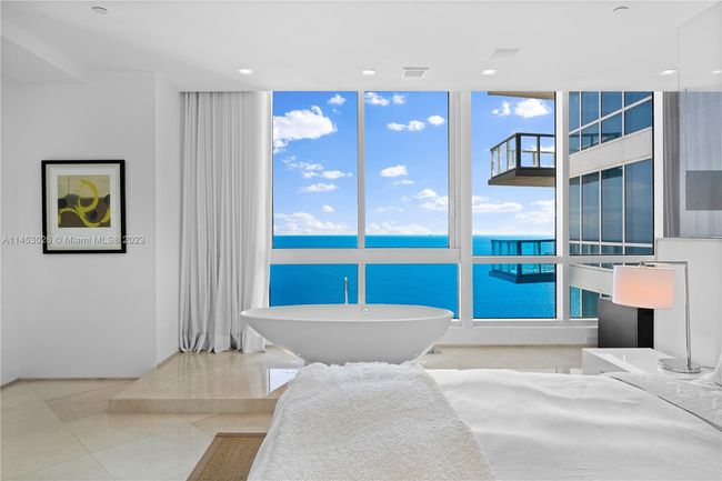 APT-3207 - 100 S Pointe Dr, Condo with 4 bedrooms, 5 bathrooms and null parking in Miami Beach FL | Image 13