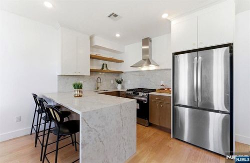 113 Oak St, Jersey City, NJ, 07304-2213 | Card Image