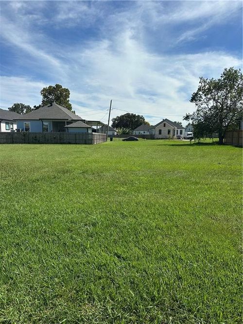 1935 Benjamin St, Arabi, LA, 70032-1750 | Card Image