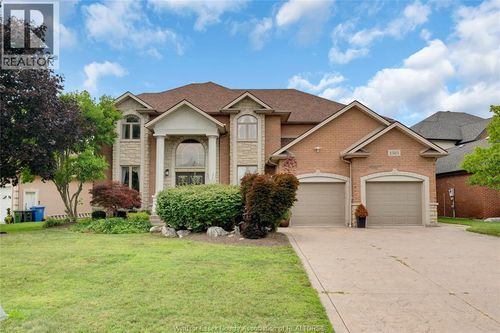 1585 Stoneybrook Cres, Windsor, ON, N9G2Z4 | Card Image