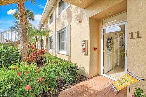 8511-2350 Hidden Lake Ct, NAPLES, FL, 34112-7823 | Card Image