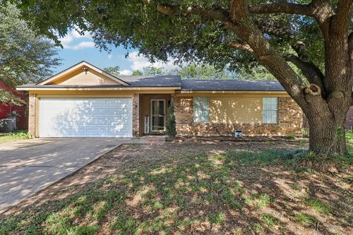1521 Morningside Dr, Cleburne, TX, 76033-7950 | Card Image