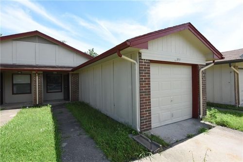 8910-8912 Greenmound Avenue, Dallas, TX, 75227 | Card Image