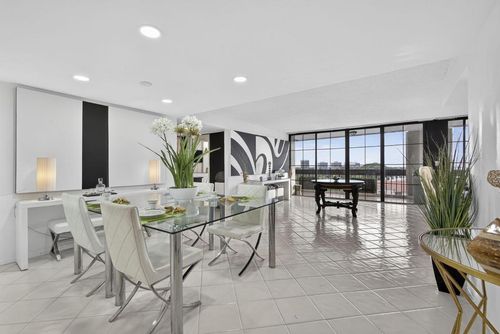 704-2000 Presidential Way, West Palm Beach, FL, 33401-1515 | Card Image