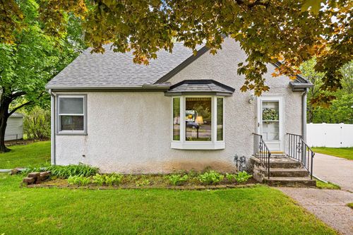 1050 County Road B2 W, Roseville, MN, 55113-3335 | Card Image
