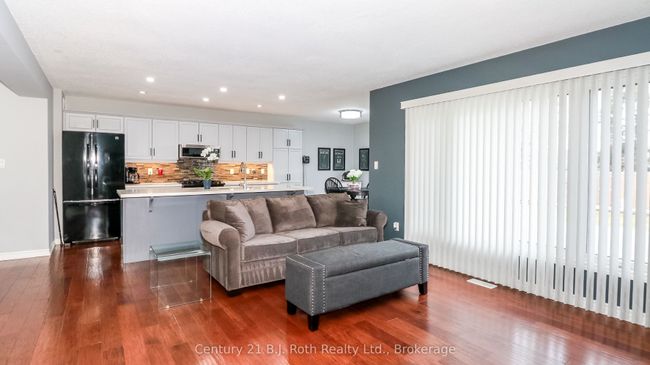 3031 Second St, House other with 3 bedrooms, 2 bathrooms and 6 parking in Severn ON | Image 15