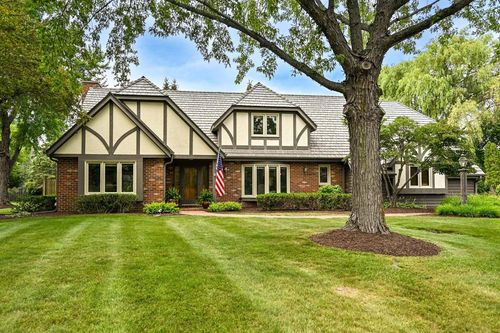 11115 N Wyngate Trace, MEQUON, WI, 53092 | Card Image