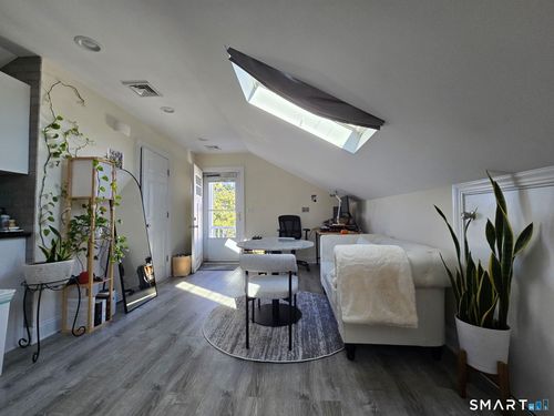 4-79 Seaview Ave, Norwalk, CT, 06855-1811 | Card Image