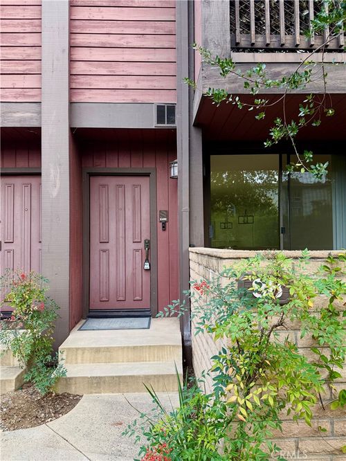 apt-98-21930 Marylee St, Woodland Hills, CA, 91367-4831 | Card Image