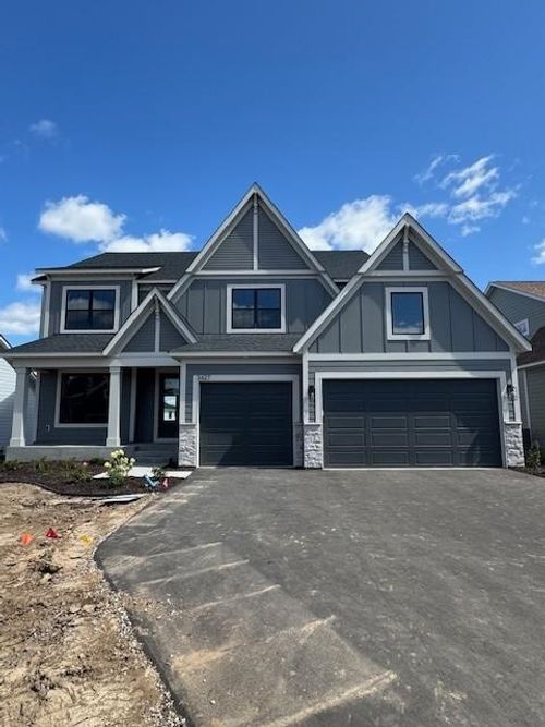 3627 Knights Bridge Rd, Saint Paul, MN, 55112 | Card Image
