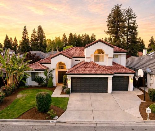 3652 W Tenaya Way, Fresno, CA, 93711-0894 | Card Image