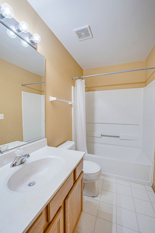 2272-2272 Reflections Dr, Aurora, IL, 60502-7309 | Card Image