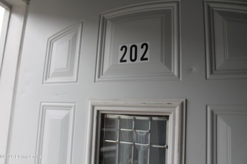 202-950 S Floyd St, LOUISVILLE, KY, 40203-2304 | Card Image