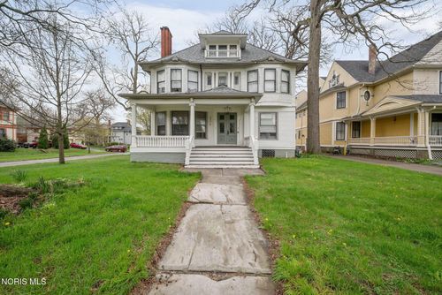 2274 Robinwood Ave, Toledo, OH, 43620-1042 | Card Image