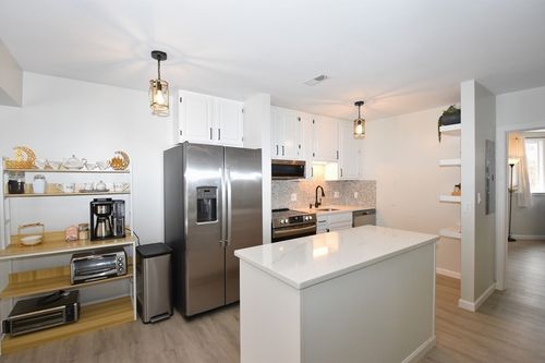 unit-l-206 Tall Oaks Dr, Weymouth, MA, 02190-3527 | Card Image