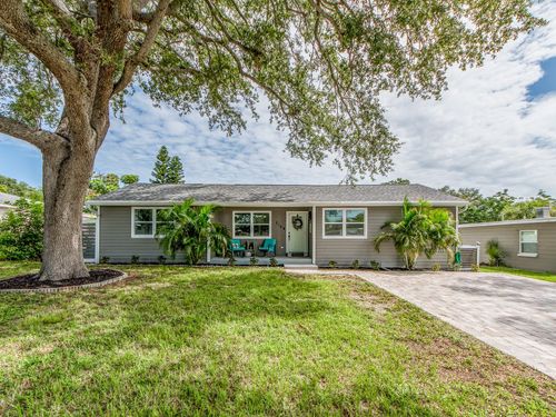 218 8th Ave Sw, Largo, FL, 33770-3535 | Card Image