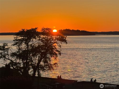 633 Maple Grove Rd, Camano Island, WA, 98282-8676 | Card Image