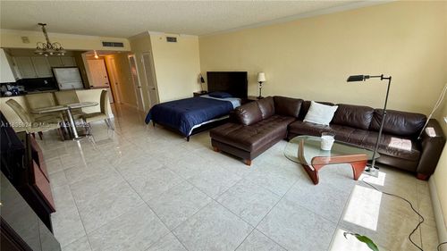 apt-427-2501 S Ocean Dr, Hollywood, FL, 33019-2608 | Card Image