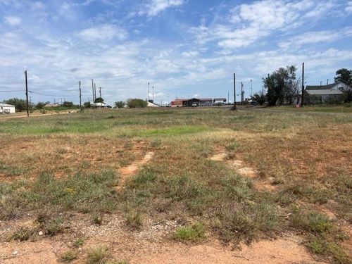 402 W 8th St, Colorado City, TX, 79512-4326 | Card Image