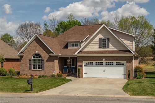 106 Breckenridge Dr, Thomasville, NC, 27360-6340 | Card Image
