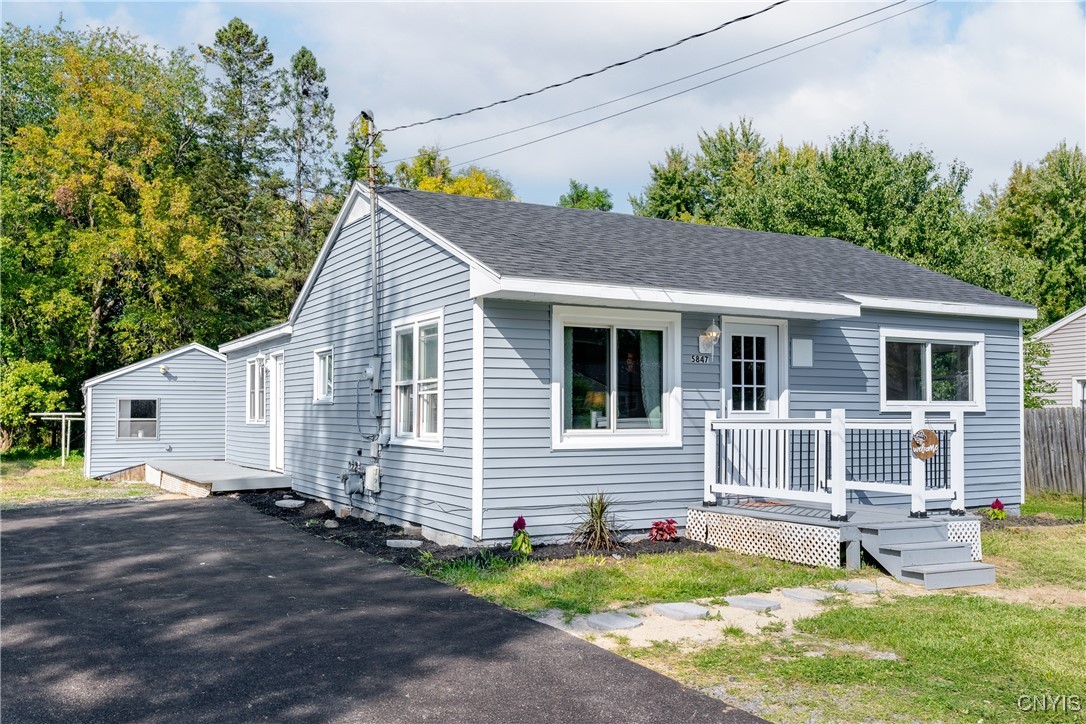 Reis Dr, Cicero, NY 13039