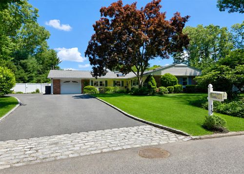 15 Seabrook Ln, Stony Brook, NY, 11790-3323 | Card Image