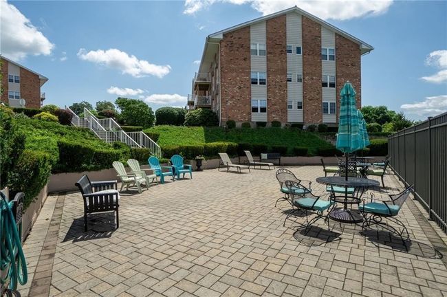 17B - 45 Bullocks Point Ave, Condo with 1 bedrooms, 1 bathrooms and 1 parking in Riverside RI | Image 6