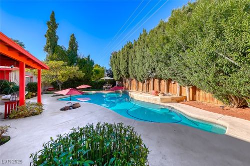 2812 Gilmary Ave, Las Vegas, NV, 89102-2032 | Card Image