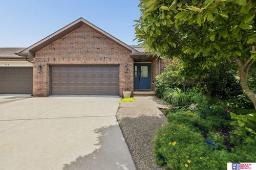 740 Lancashire Ct, Lincoln, NE, 68510-5216 | Card Image