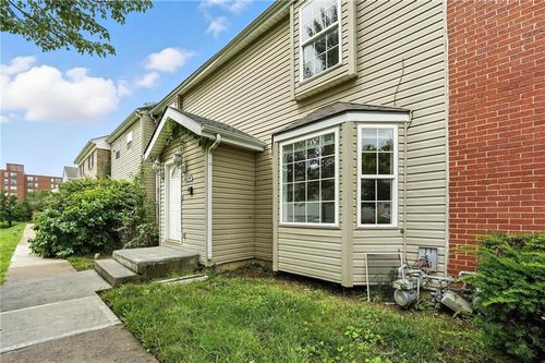 6154 E 129th St, Grandview, MO, 64030-2632 | Card Image