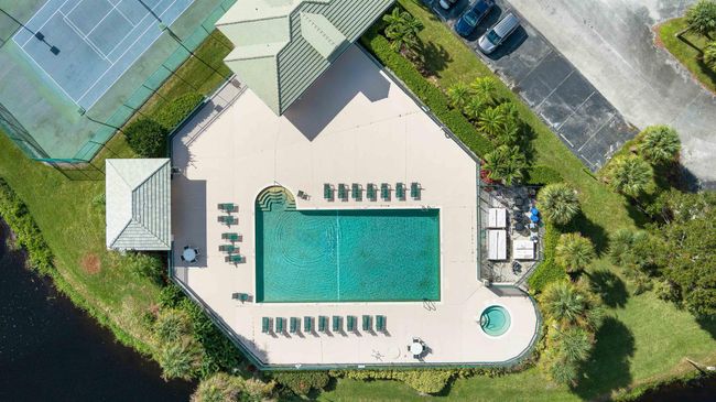 7770 Se Spicewood Cir, Condo with 2 bedrooms, 2 bathrooms and null parking in Hobe Sound FL | Image 45