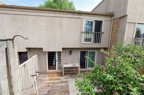 149-804 Oak Brook Ridge Dr, Rochester Hills, MI, 48307-1047 | Card Image