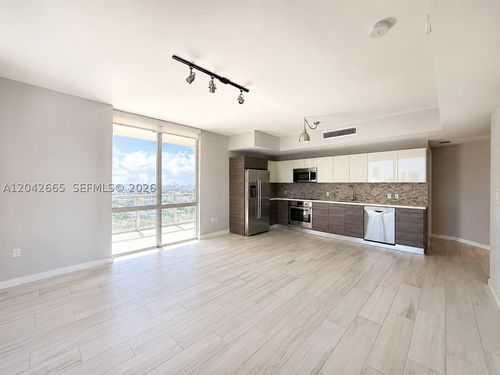1809-1010 Sw 2nd Ave, Miami, FL, 33130-4462 | Card Image