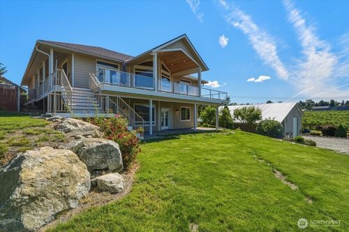 22 Washington St, Manson, WA, 98831-9813 | Card Image