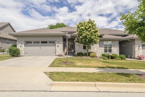 1207 Woodland Hills Drive, Waukesha, WI, 53188 | Card Image