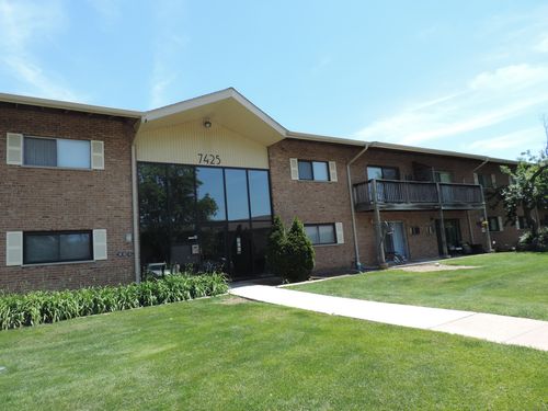 2-202-7425 Brookdale Dr, Darien, IL, 60561-4277 | Card Image