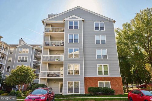 3-a2-3178 Summit Square Dr, OAKTON, VA, 22124-2879 | Card Image