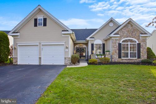 25 Ellington Dr, Columbus, NJ, 08022-2366 | Card Image