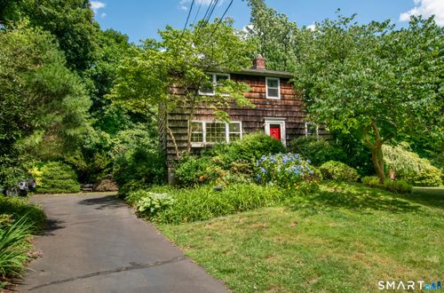 8 Oakledge Cir, Norwalk, CT, 06854-2514 | Card Image