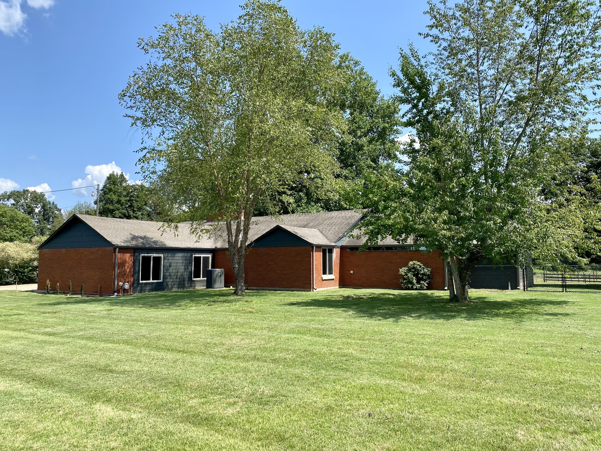 Military St, Loretto, TN 38469