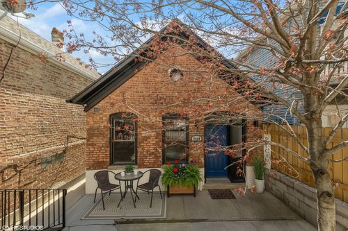 1f-2009 17th St, Chicago, IL, 60608-1831 | Card Image