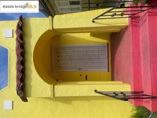 1441 88th Ave, Oakland, CA, 94621-1105 | Card Image