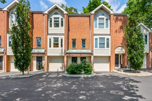 10-10 Pine Brook Ln, Darien, CT, 06820-4710 | Card Image